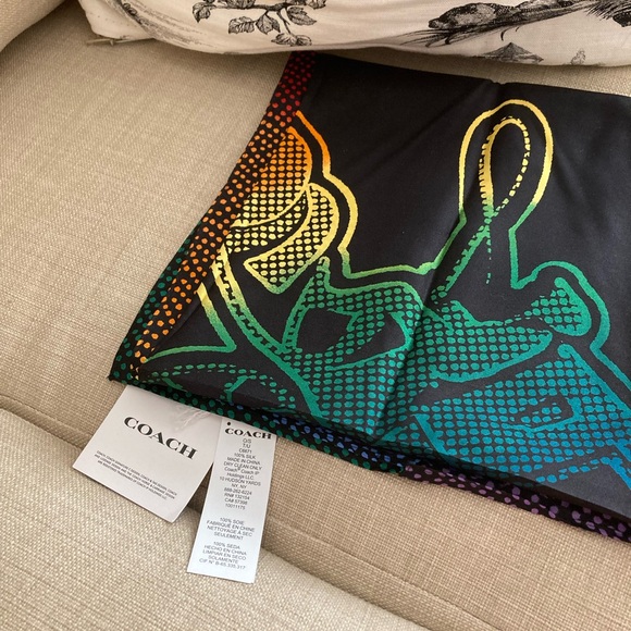 Brand new Coach 100% silk scarf with tag - Picture 4 of 8
